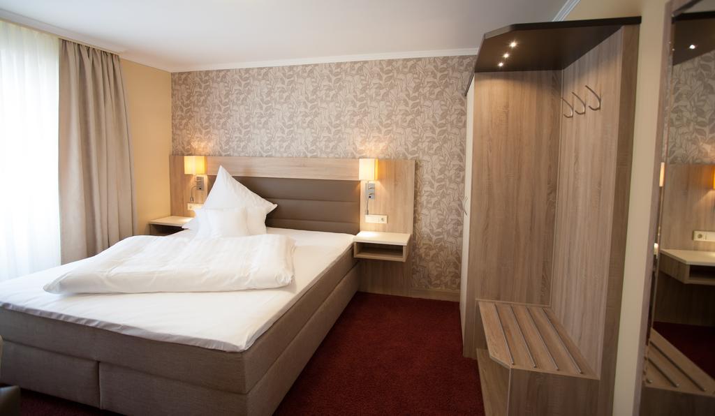 Hotel Restaurant Zur Post Lohfelden Chambre photo