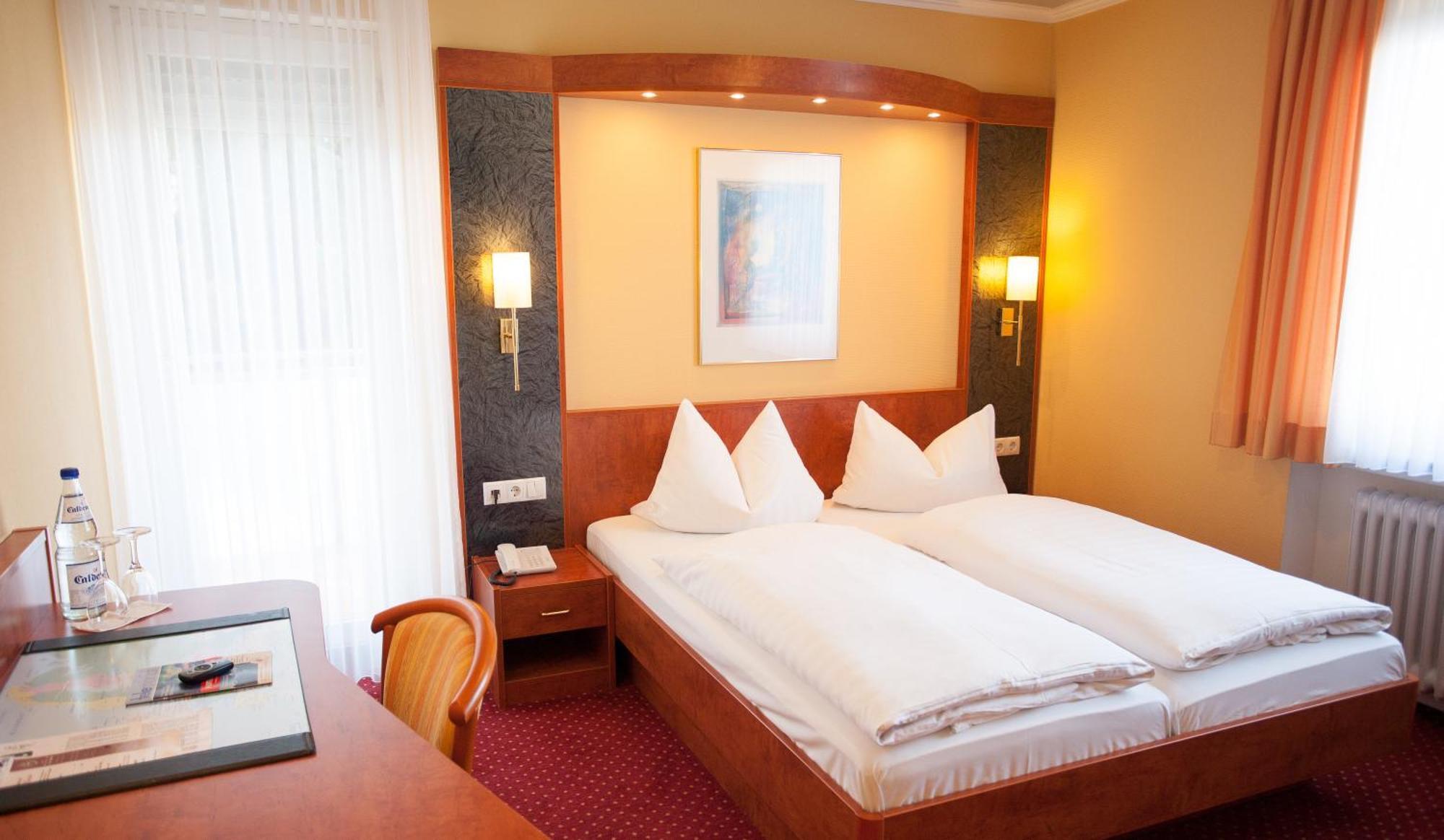 Hotel Restaurant Zur Post Lohfelden Extérieur photo