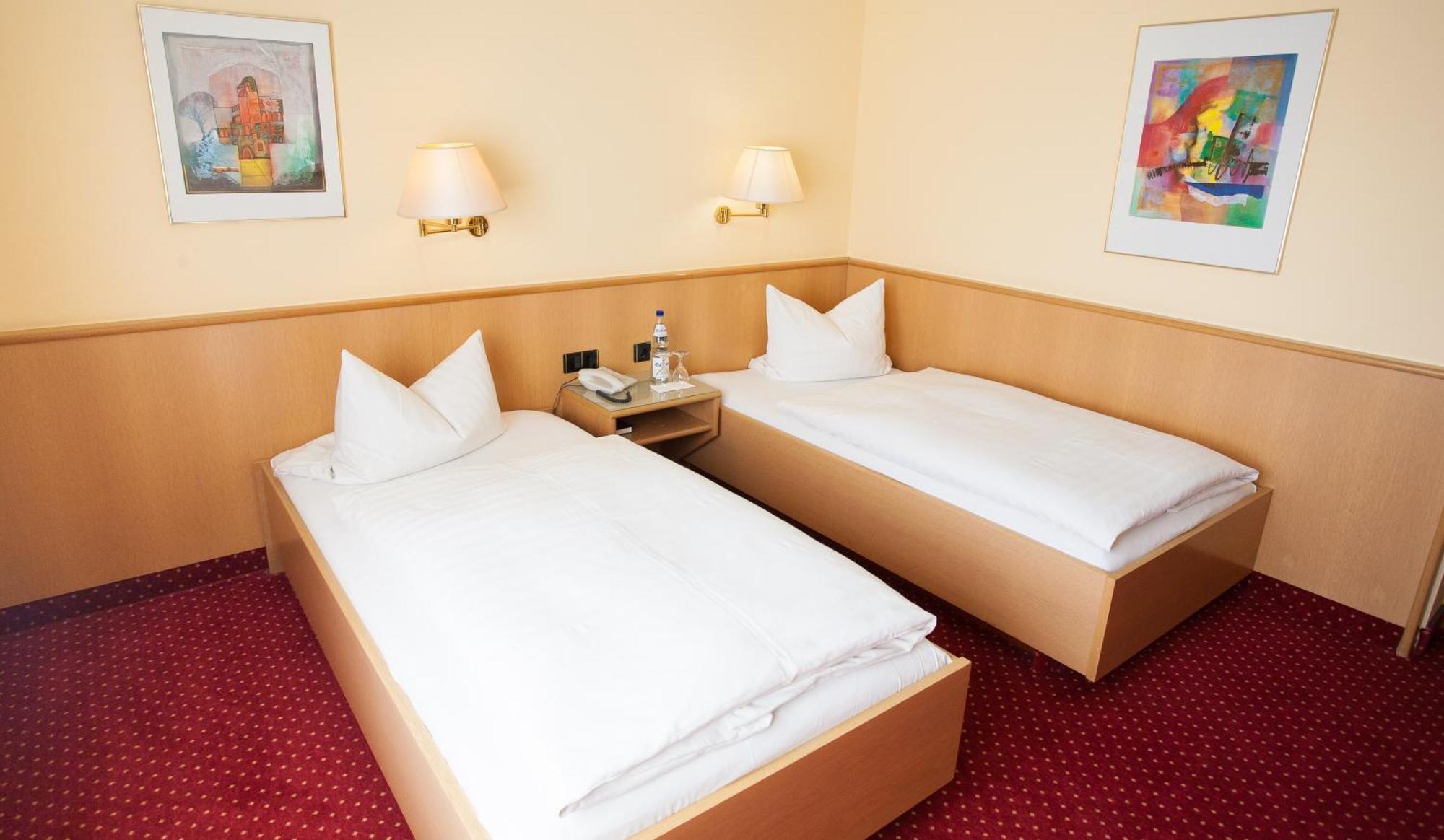 Hotel Restaurant Zur Post Lohfelden Extérieur photo