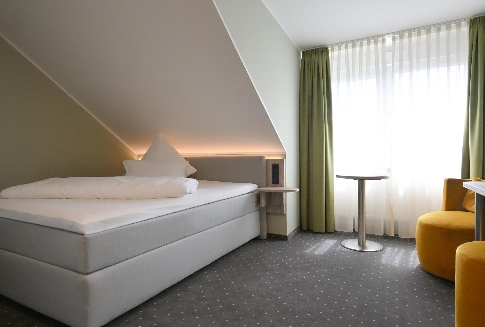 Hotel Restaurant Zur Post Lohfelden Extérieur photo